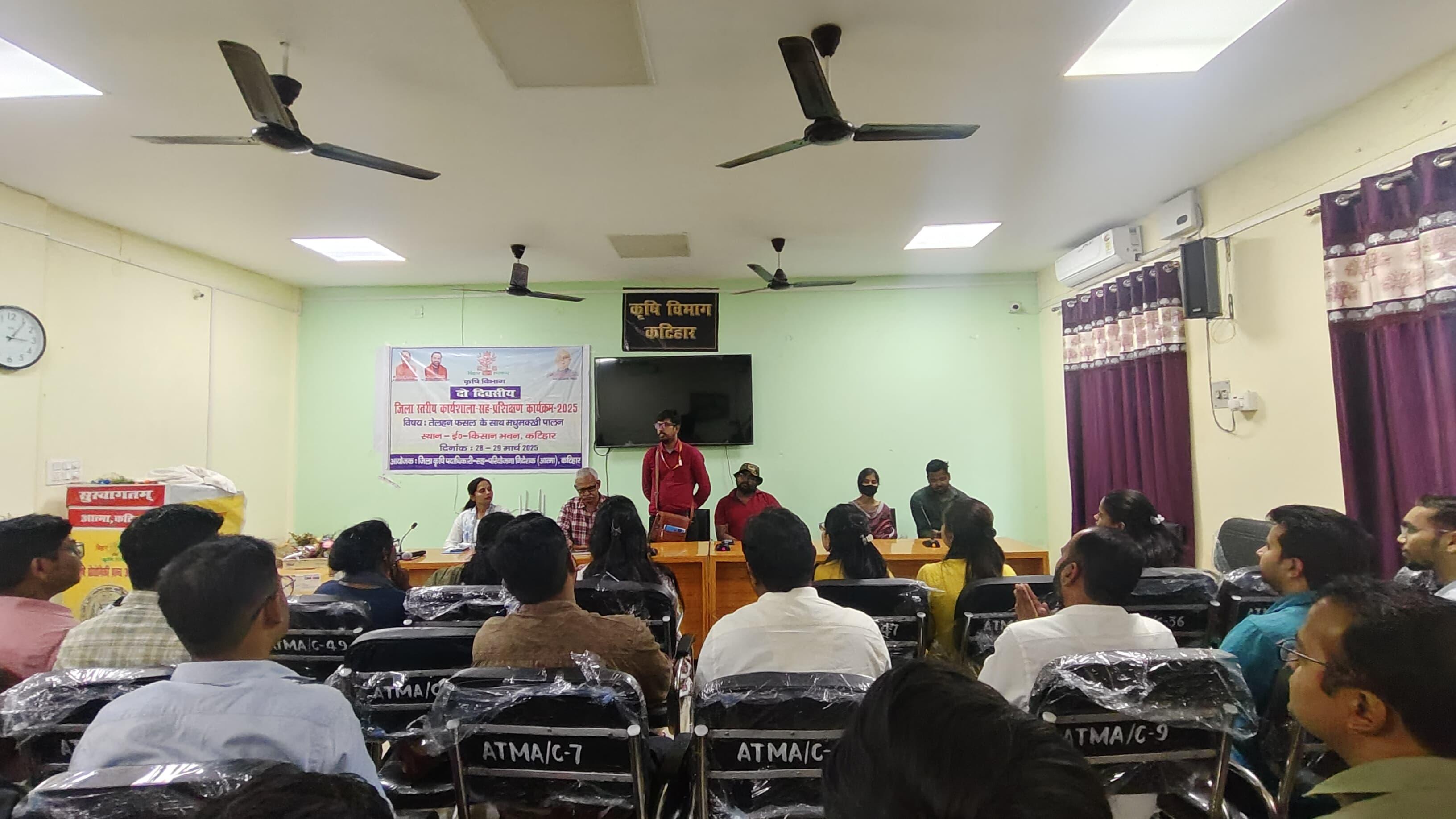 सोलर लाइट्स, ब्राइट फ्यूचर्स: कटिहार का सशक्त अभियान